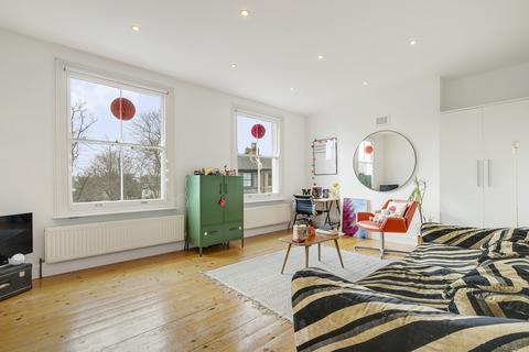 undefined, Lauriston Road, London, E9