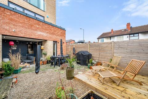 4 bedroom end of terrace house for sale, Ladysmith Road, Didsbury Village, Manchester, M20
