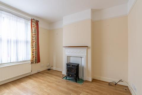 3 bedroom house to rent, Pageant Road, Herts AL1