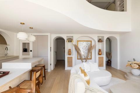 1 bedroom apartment for sale, Earl's Court Square, London SW5