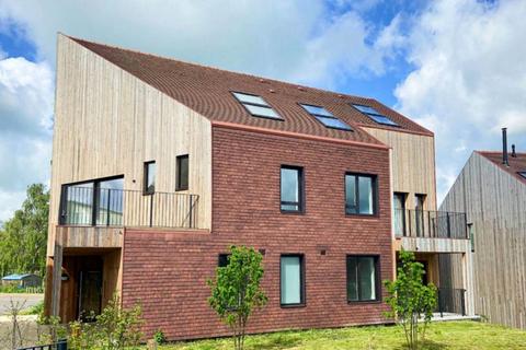 2 bedroom semi-detached house for sale, Golden Mede, Waddesdon