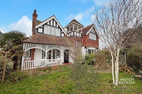 3 bedroom detached house for sale, The Oval, Romney Marsh TN29
