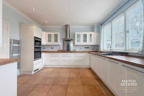 3 bedroom detached house for sale, The Oval, Romney Marsh TN29
