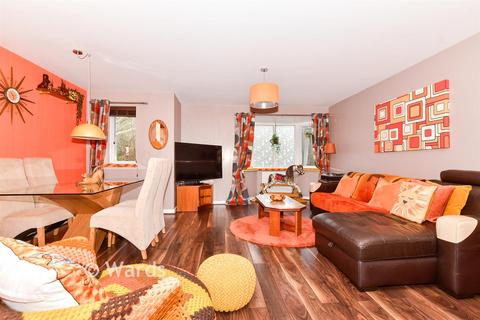 2 bedroom ground floor flat for sale, Thomas Rider Way, Boughton Monchelsea, Maidstone, Kent