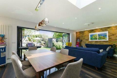 4 bedroom semi-detached house for sale, Portland Avenue, New Malden KT3