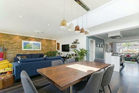 4 bedroom semi-detached house for sale, Portland Avenue, New Malden KT3