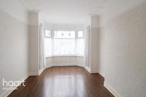 3 bedroom terraced house to rent, Beedell Avenue, Westcliff-on-sea