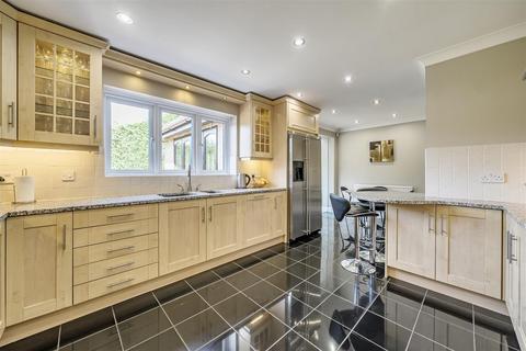 5 bedroom detached house for sale, Barberry Way, Blackwater GU17