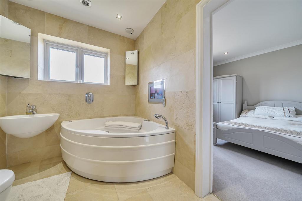 Ensuite