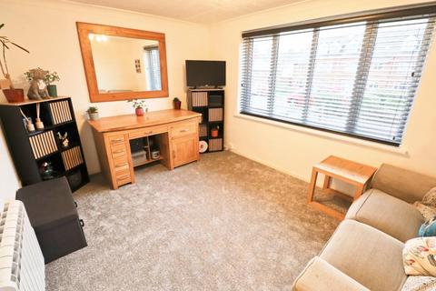 2 bedroom flat for sale, Highfield Court, Rossendale Road, Earl Shilton, Leicestershire, LE9 7NS