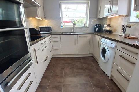 4 bedroom semi-detached bungalow for sale, Wingfield, Peterborough PE2