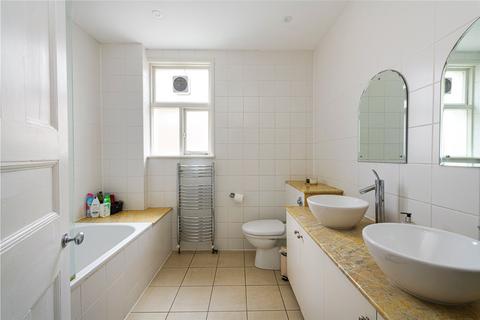 3 bedroom apartment to rent, Clapham Common West Side, SW4