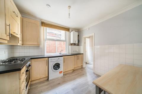 1 bedroom flat to rent, Fernthorpe Road, London SW16