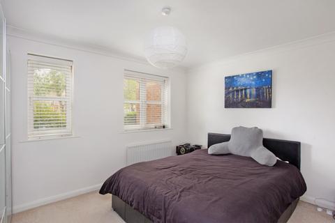 undefined, Woodfield Road, Thames Ditton KT7