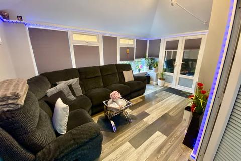 3 bedroom end of terrace house for sale, Bedale Drive, Leicester