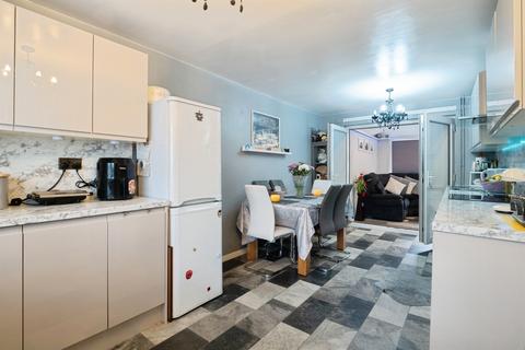 3 bedroom end of terrace house for sale, Bedale Drive, Leicester