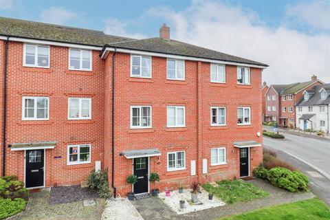 4 bedroom townhouse for sale, Everest Walk, Fleet GU52