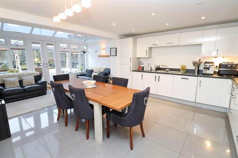 4 bedroom townhouse for sale, Everest Walk, Fleet GU52