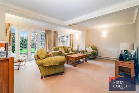 undefined, West Close, Hoddesdon