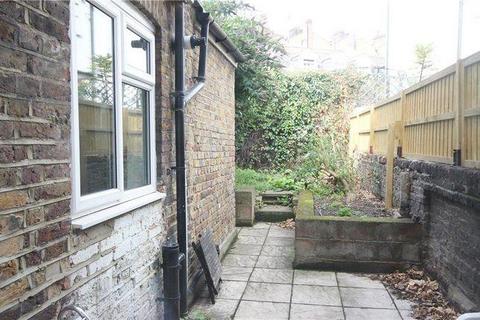1 bedroom flat to rent, Curwen Road, London, W12
