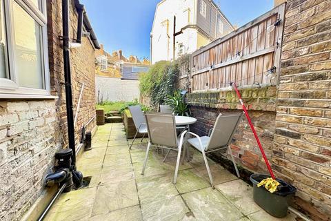 1 bedroom flat to rent, Curwen Road, London, W12