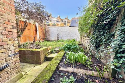 1 bedroom flat to rent, Curwen Road, London, W12