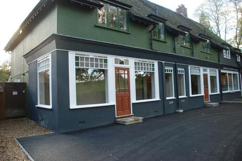 Property to rent - Ringwood Road, Burley, Ringwood
