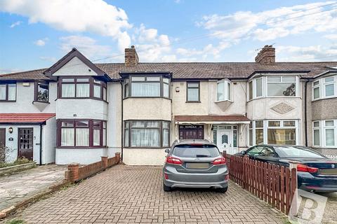 Rom Crescent, Romford, RM7