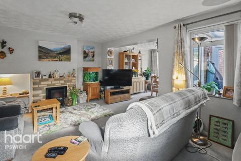 3 bedroom chalet for sale, Temple Road, Ipswich