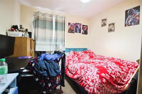 2 bedroom apartment to rent, Winslet Place, Reading RG30