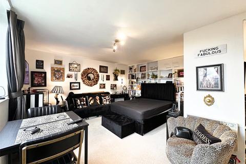 undefined, Avon Court, Putney, SW15