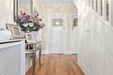 4 bedroom semi-detached house for sale, St. Augustines Avenue, Thorpe Bay, Essex, SS1