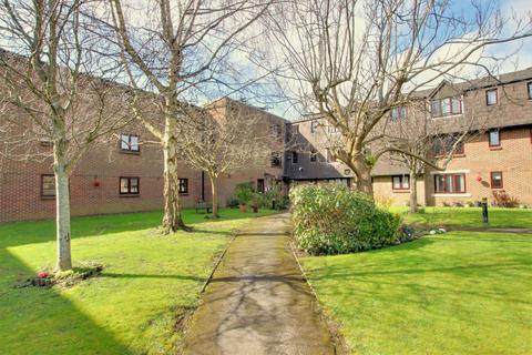 1 bedroom flat for sale, Bellair House, Havant