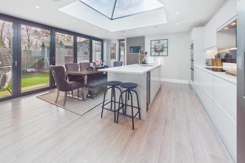 3 bedroom semi-detached house for sale, Halliford Close, Shepperton