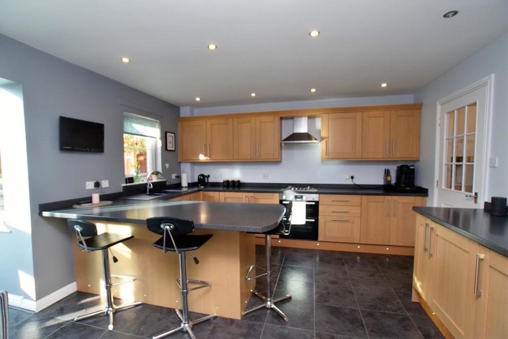 24 The Laurels, Dumfries, DG1 3 FB - Grieve Griers