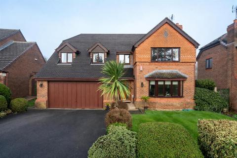 4 bedroom detached house for sale, Wike Ridge Avenue, Leeds LS17