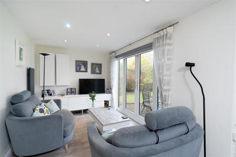 4 bedroom detached house for sale, Wike Ridge Avenue, Leeds LS17