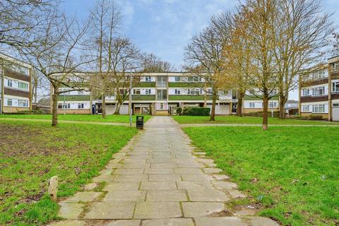 Livingstone Walk, Hemel Hempstead HP2