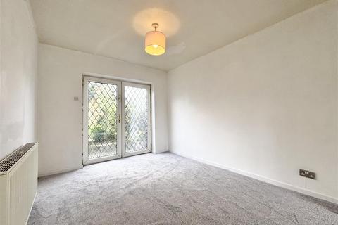 3 bedroom semi-detached house for sale, Sapgate Lane, Bradford BD13