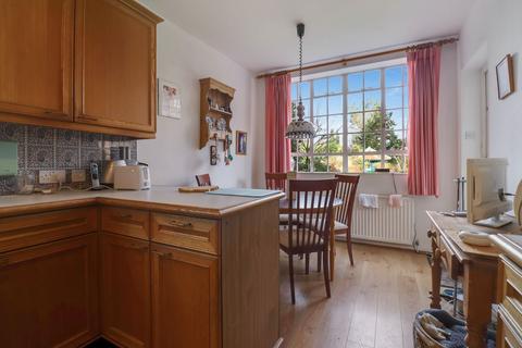 5 bedroom detached house for sale, Palace Road, East Molesey, KT8