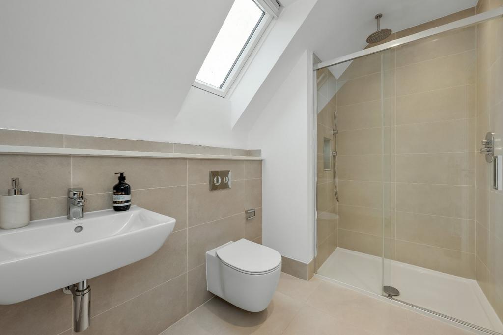 Bedroom Two En Suite