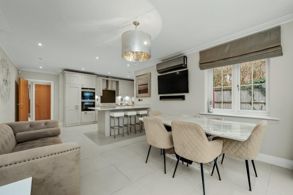 Dining Room/Kitchen