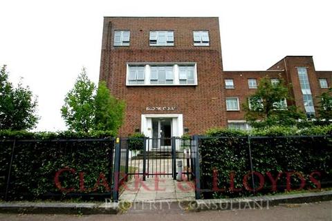 3 bedroom flat for sale, Brook Court, Barking IG11
