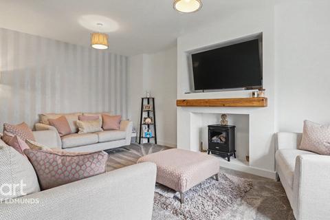 4 bedroom detached house for sale, Chamomile Close, STOWMARKET