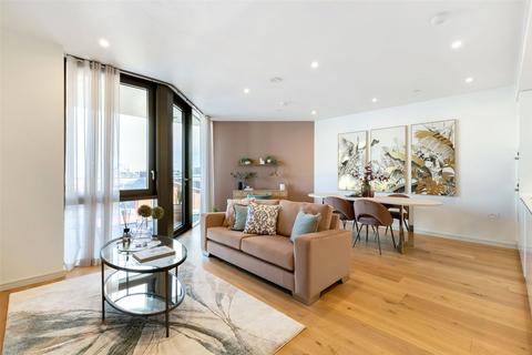 2 bedroom penthouse for sale, Eastfields Avenue, Riverside Quarter, London, SW18