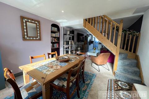 2 bedroom terraced house for sale, Pontypridd Road, Porth, CF39