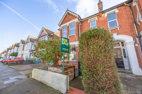 2 bedroom maisonette for sale, CRANLEY ROAD, Westcliff On Sea