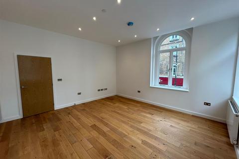 3 bedroom flat to rent, Islington High Street, Islington