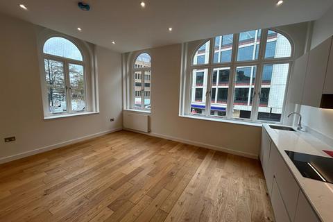 3 bedroom flat to rent, Islington High Street, Islington