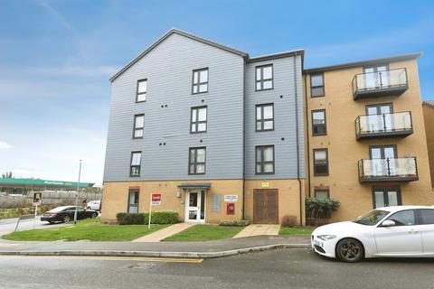 2 bedroom ground floor flat for sale, Church Street, Sittingbourne